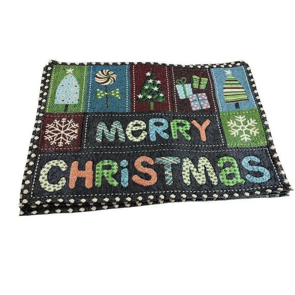 set of 4 Christmas Holiday placemats 18.5" x 13" - Picture 1 of 4
